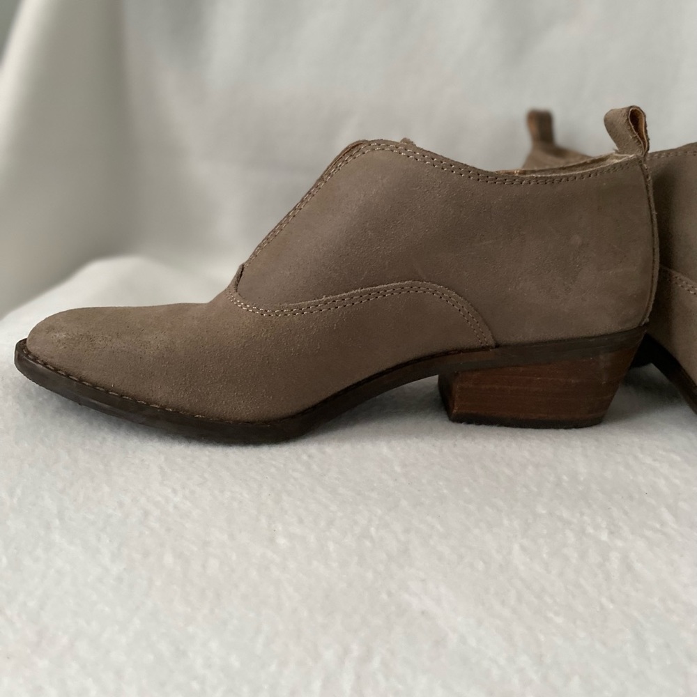 Lucky Brand Size 7.5M Leather Taupe Shoes - Picture 9 of 16